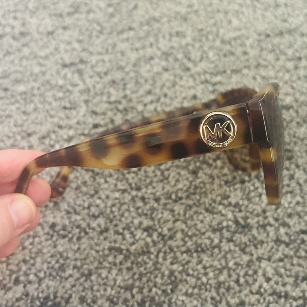Michael Kors Sunglasses Vivian M2892s 24 Tortoise - Picture 7 of 9